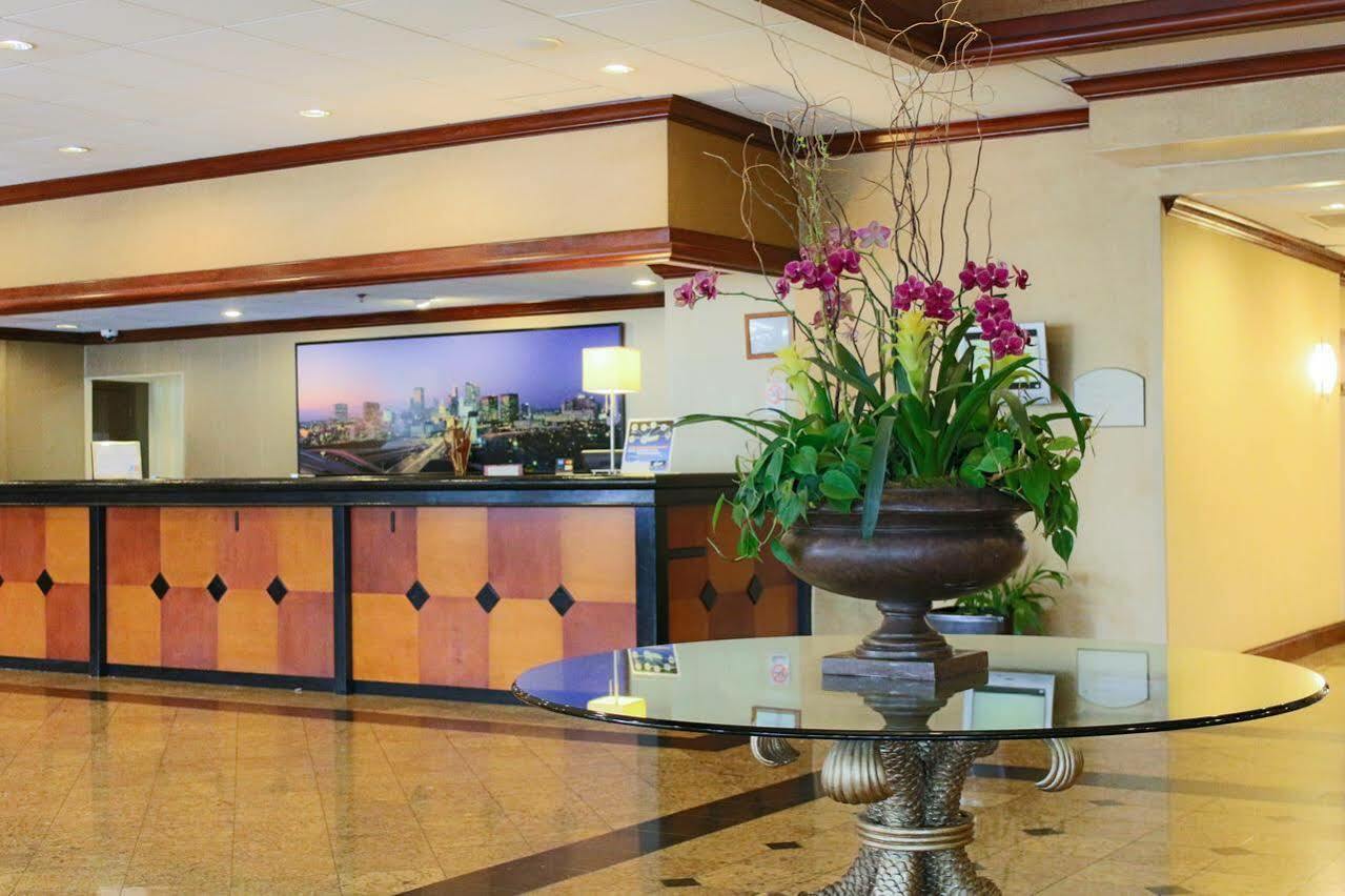 Ramada Plaza By Wyndham Atlanta Downtown Capitol Park Hotel Exterior foto